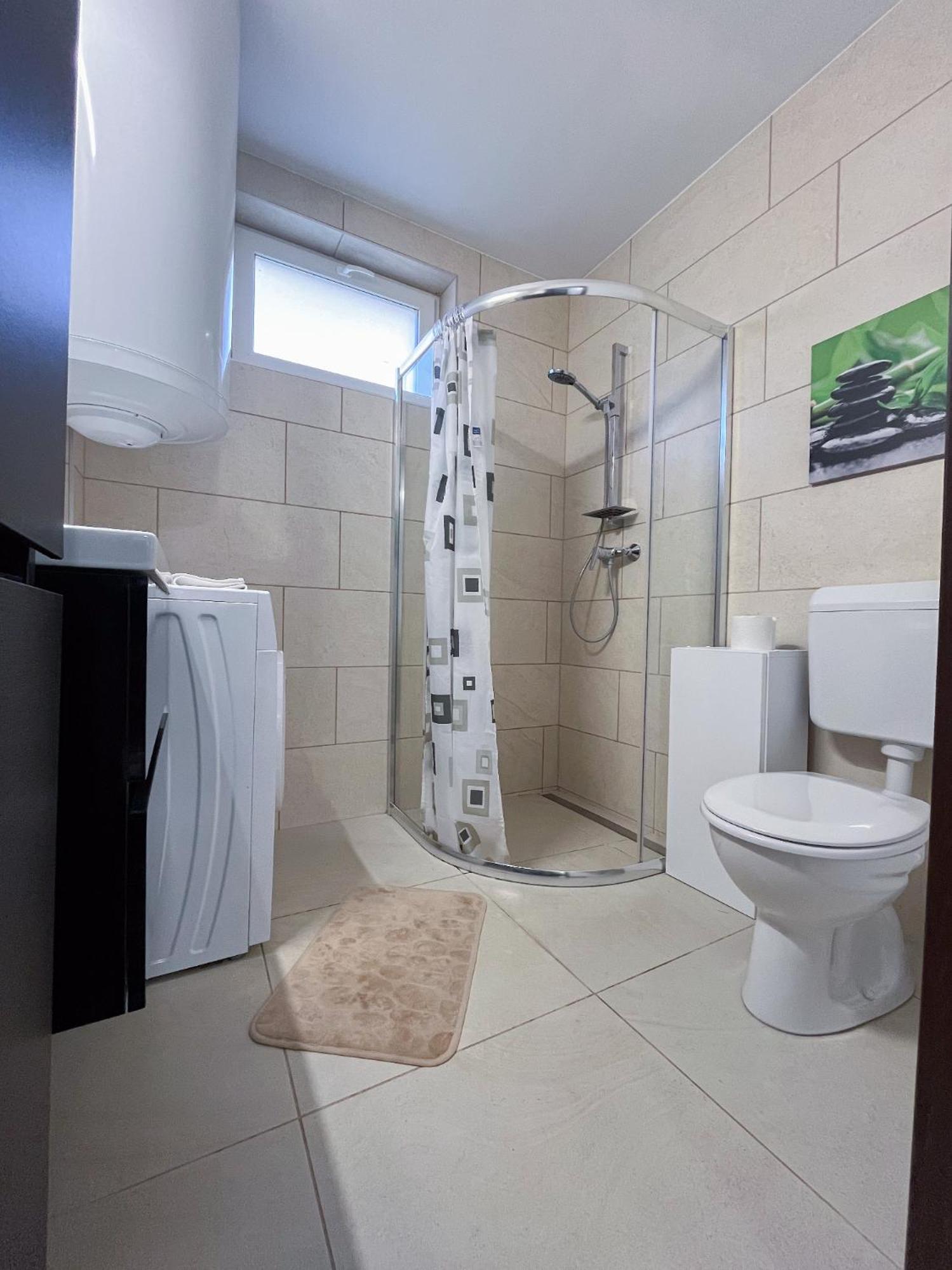 Nyuszis Apartman Кишкунмайша Екстериор снимка