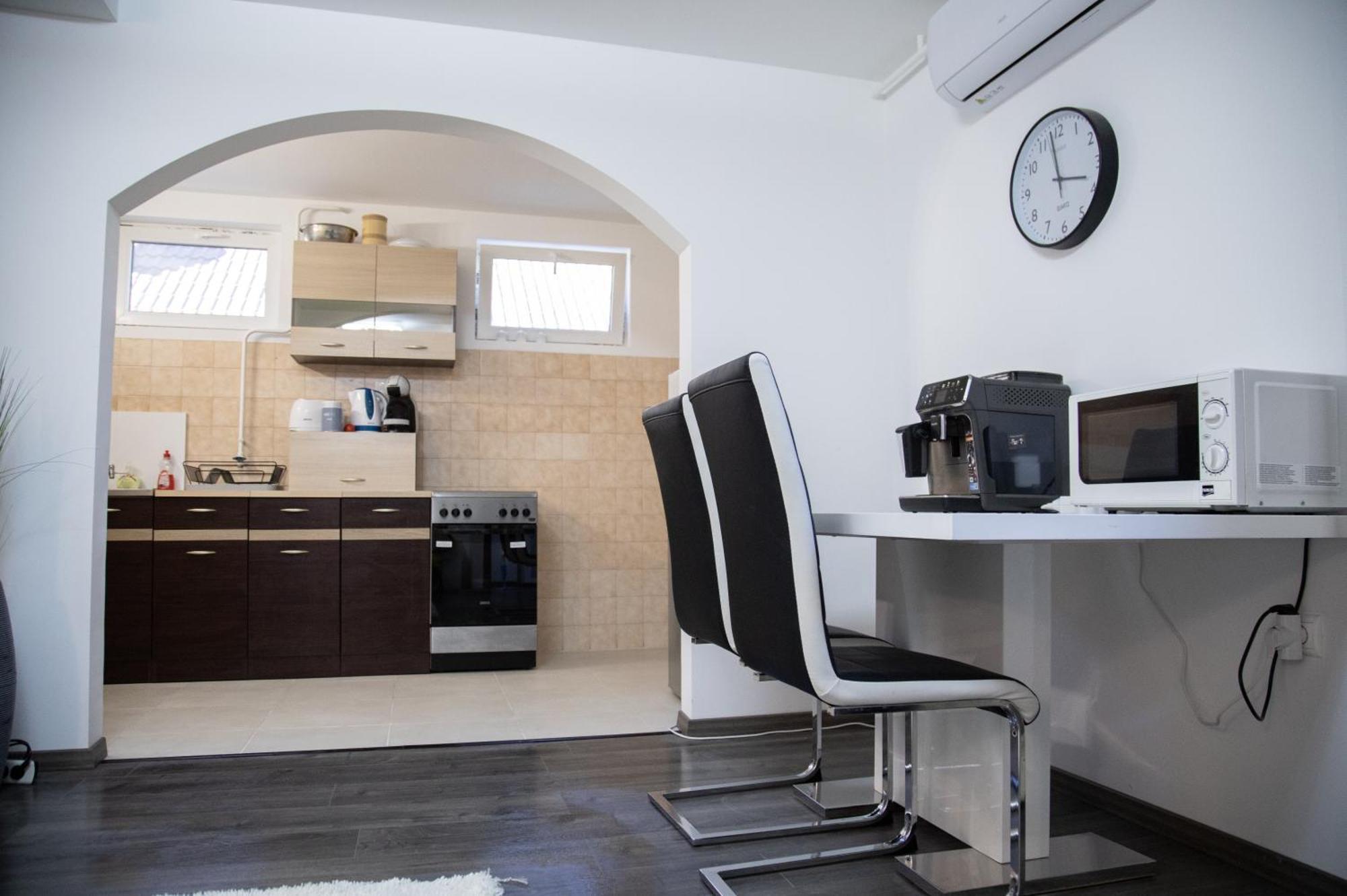 Nyuszis Apartman Кишкунмайша Екстериор снимка