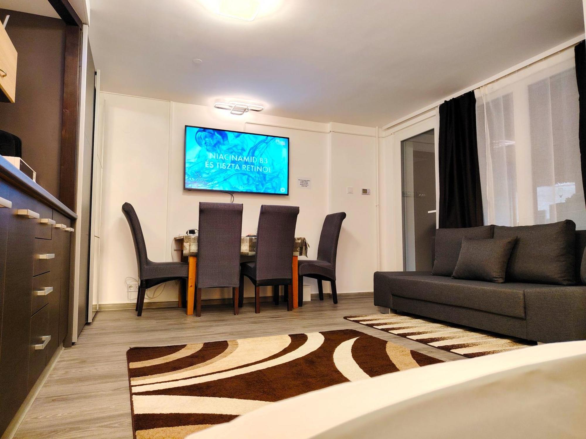Nyuszis Apartman Кишкунмайша Екстериор снимка